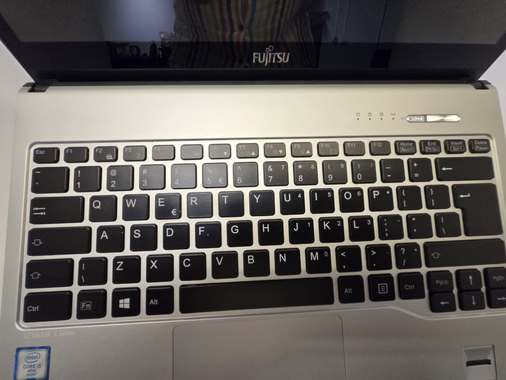 images/shop/Fujitsu Lifebook S936_044125044154_3.jpeg